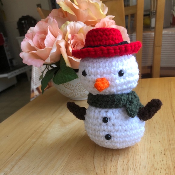 Crochet Amigurumi Snowman - Picture 3 of 7